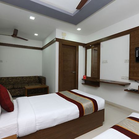 Hotel Oyo 6626 Khaleej Residency Chennai Exterior foto