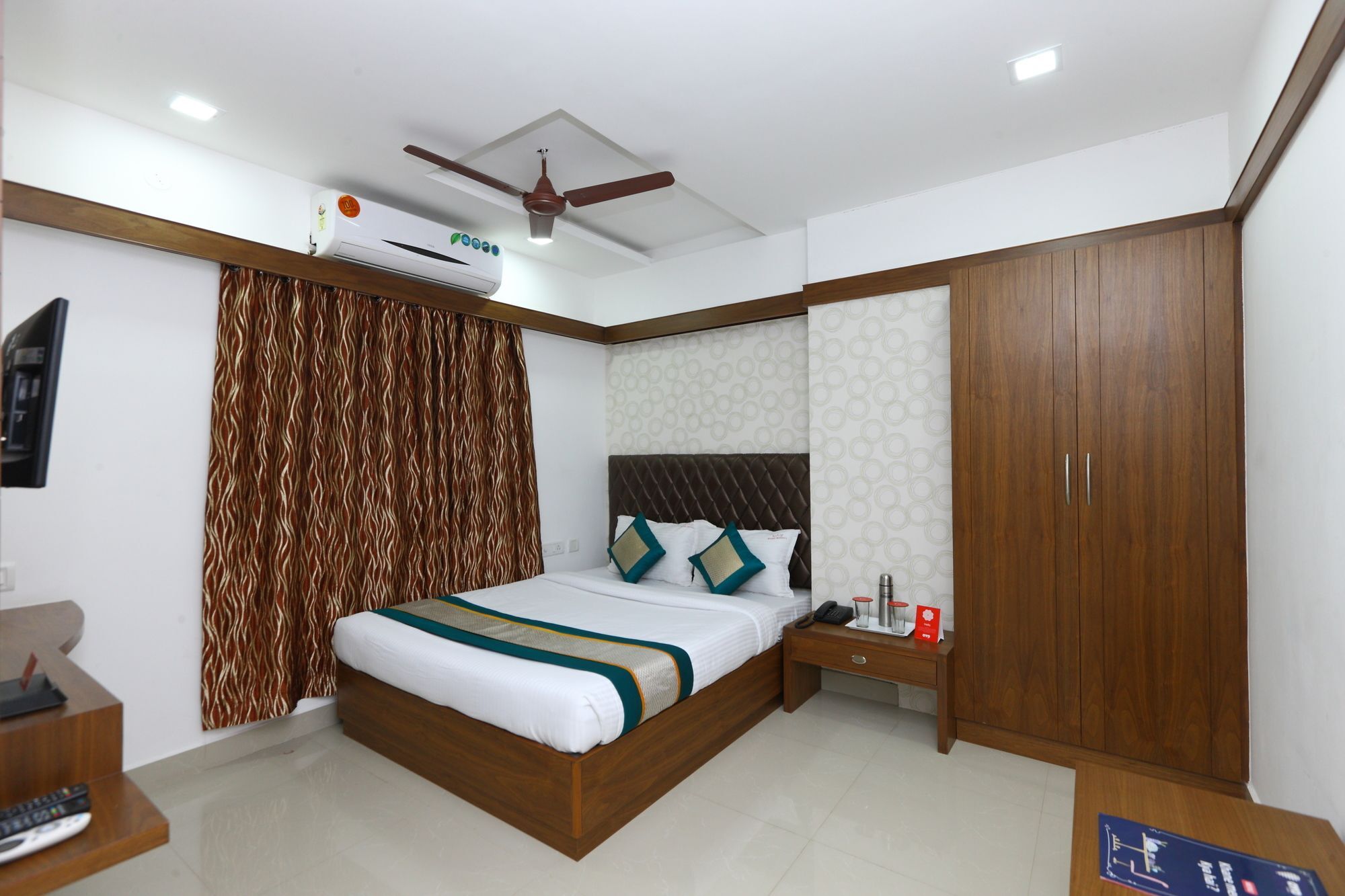 Hotel Oyo 6626 Khaleej Residency Chennai Exterior foto