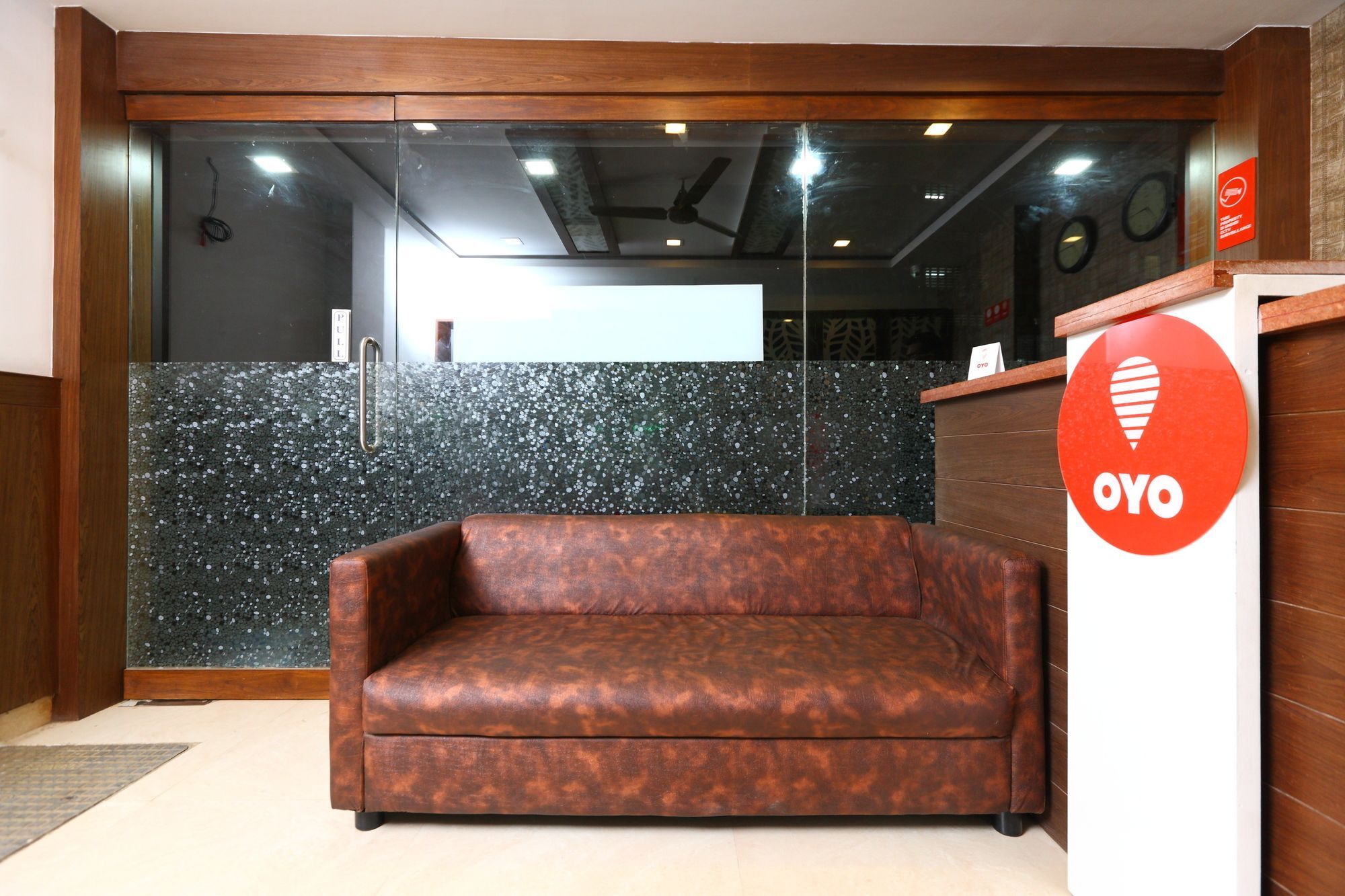 Hotel Oyo 6626 Khaleej Residency Chennai Exterior foto