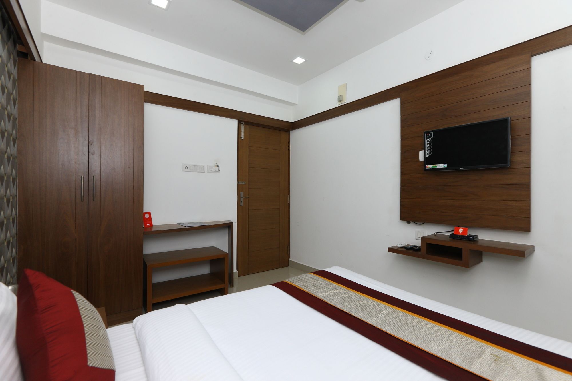 Hotel Oyo 6626 Khaleej Residency Chennai Exterior foto